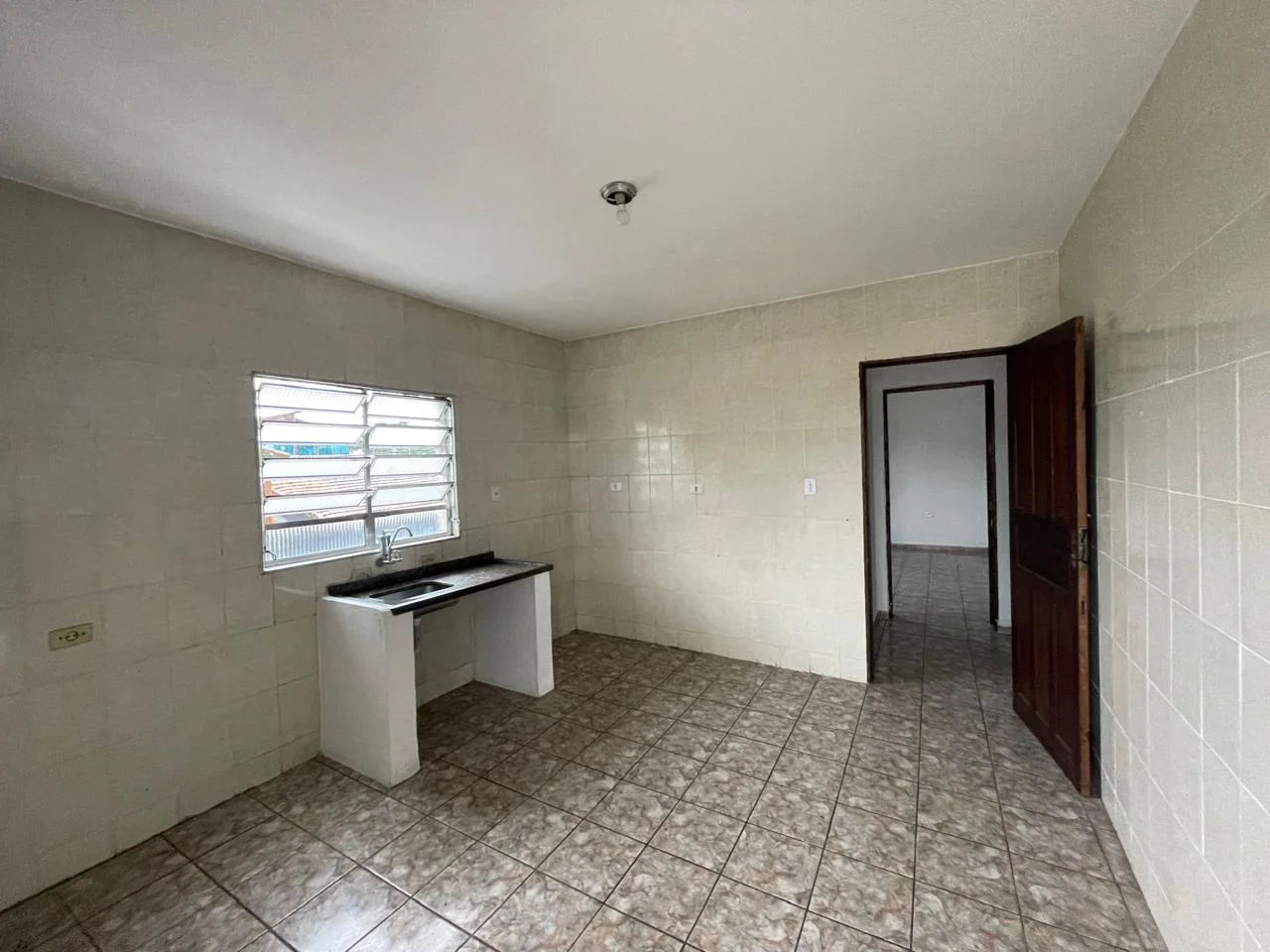 Apartamento com 2 dormitórios próximo à praia no bairro CORUMBA