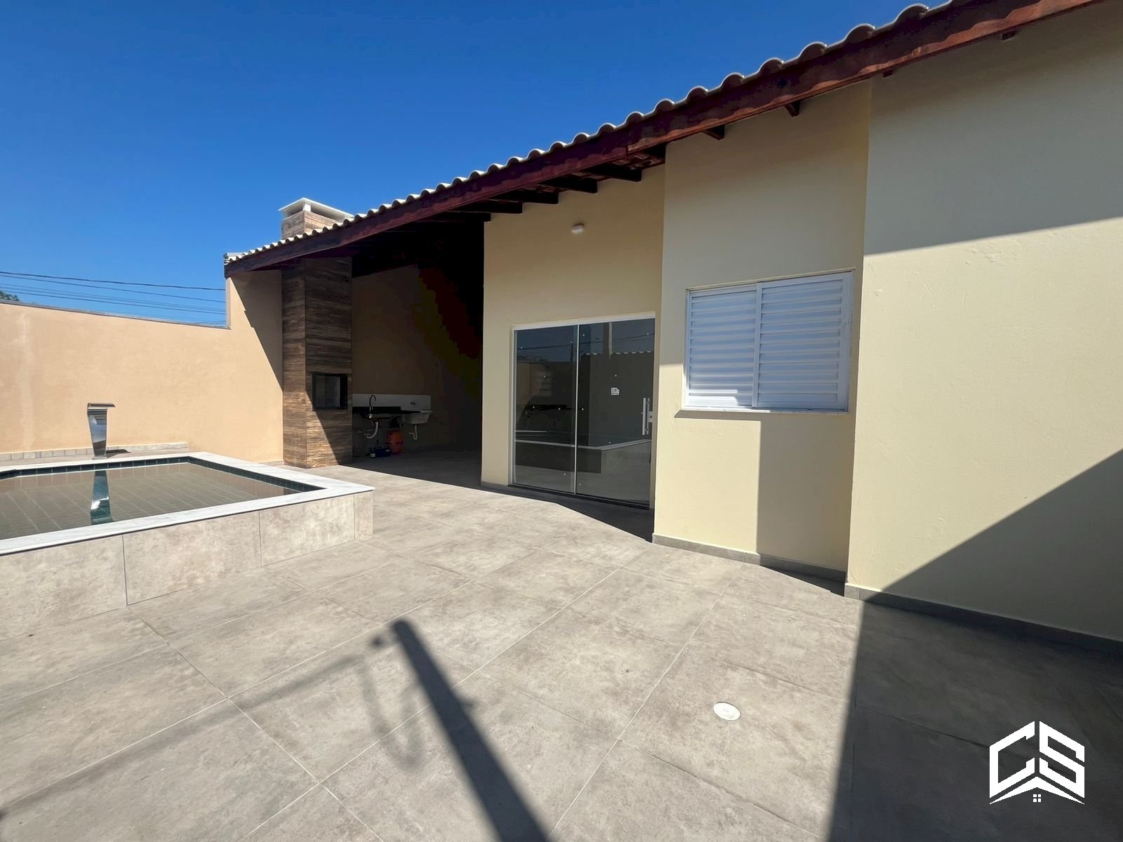 Casa com lazer completo e 3 dorms, no bairro Cibratel II