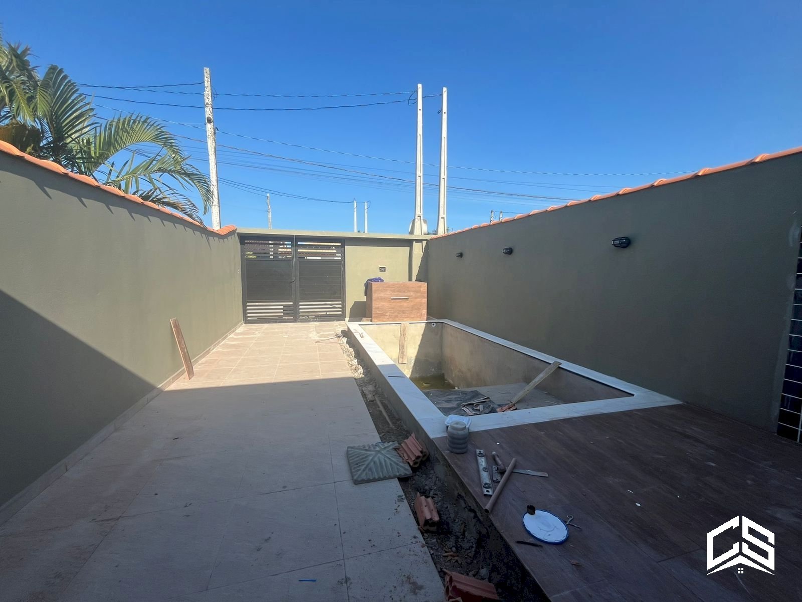 Linda casa no bairro Tupy com dois dormitórios