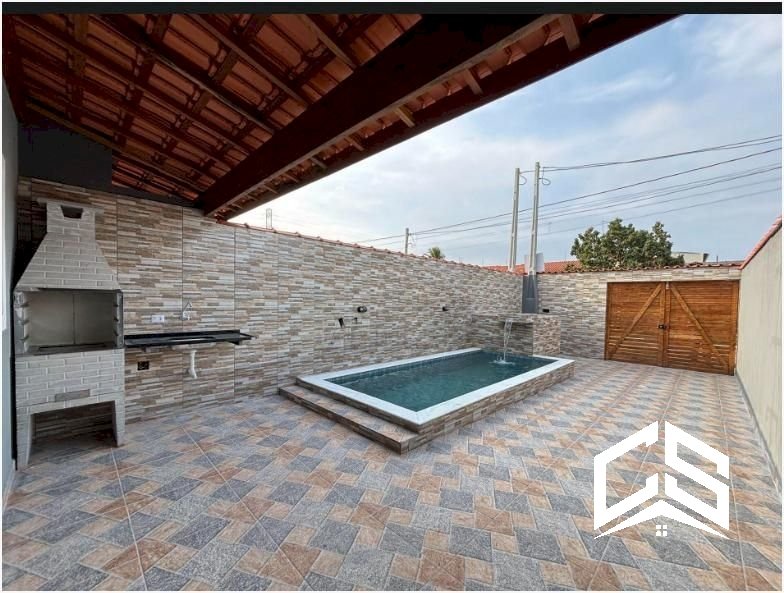 Sobrado à venda com 2 quartos e com piscina