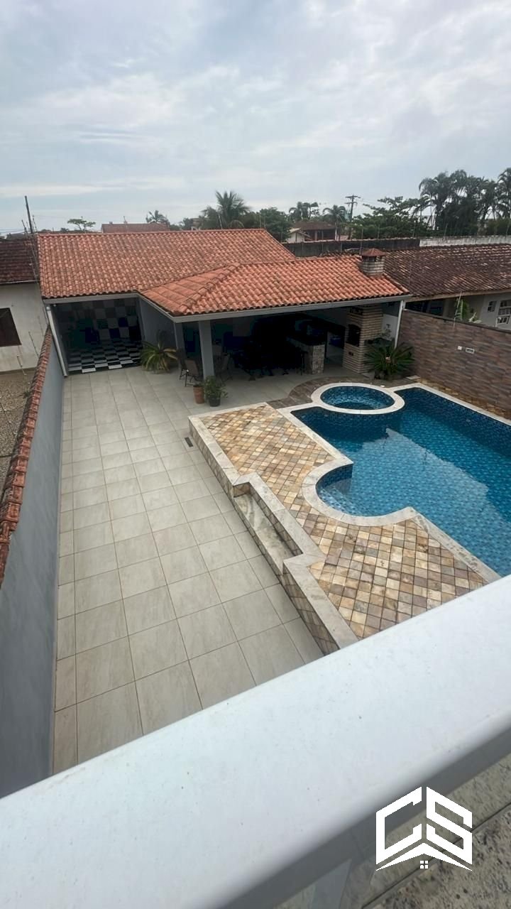 Casa à venda com 3 suítes na Praia dos Sonhos
