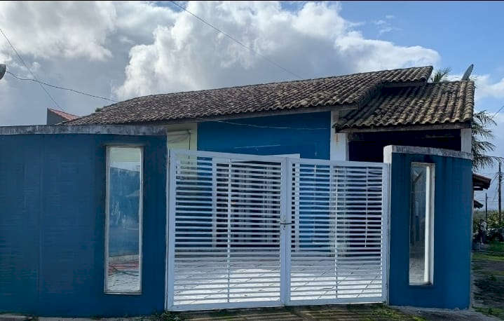 Imóvel a 900m da praia com 2 dormitórios