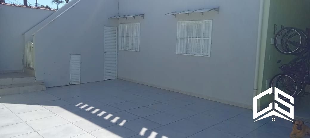 Sobrado à venda com 3 dormitórios no bairro Gaivota